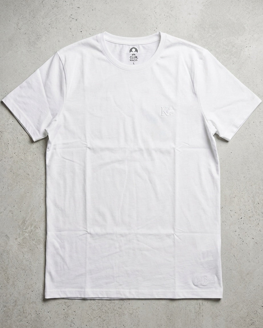 ESSENTIAL 01
