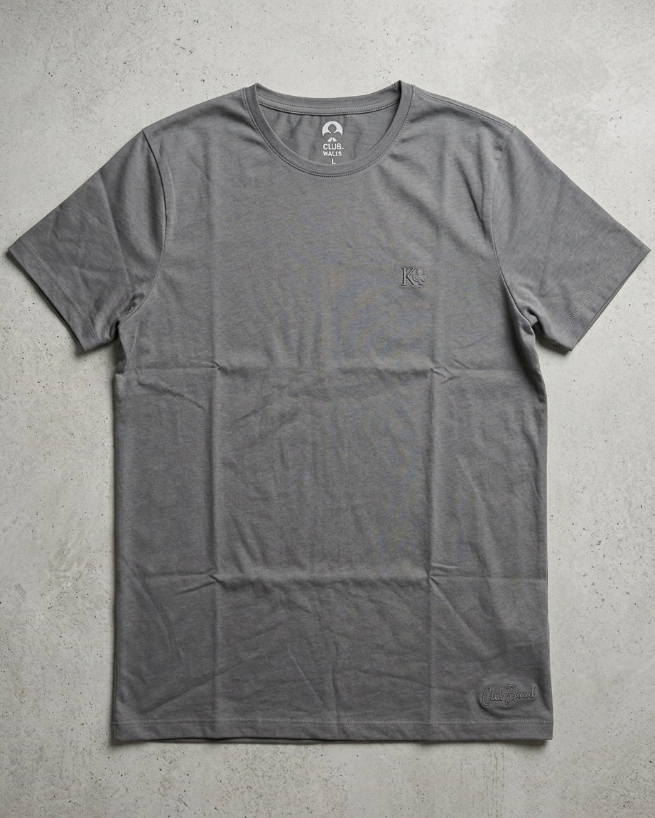 ESSENTIAL 01