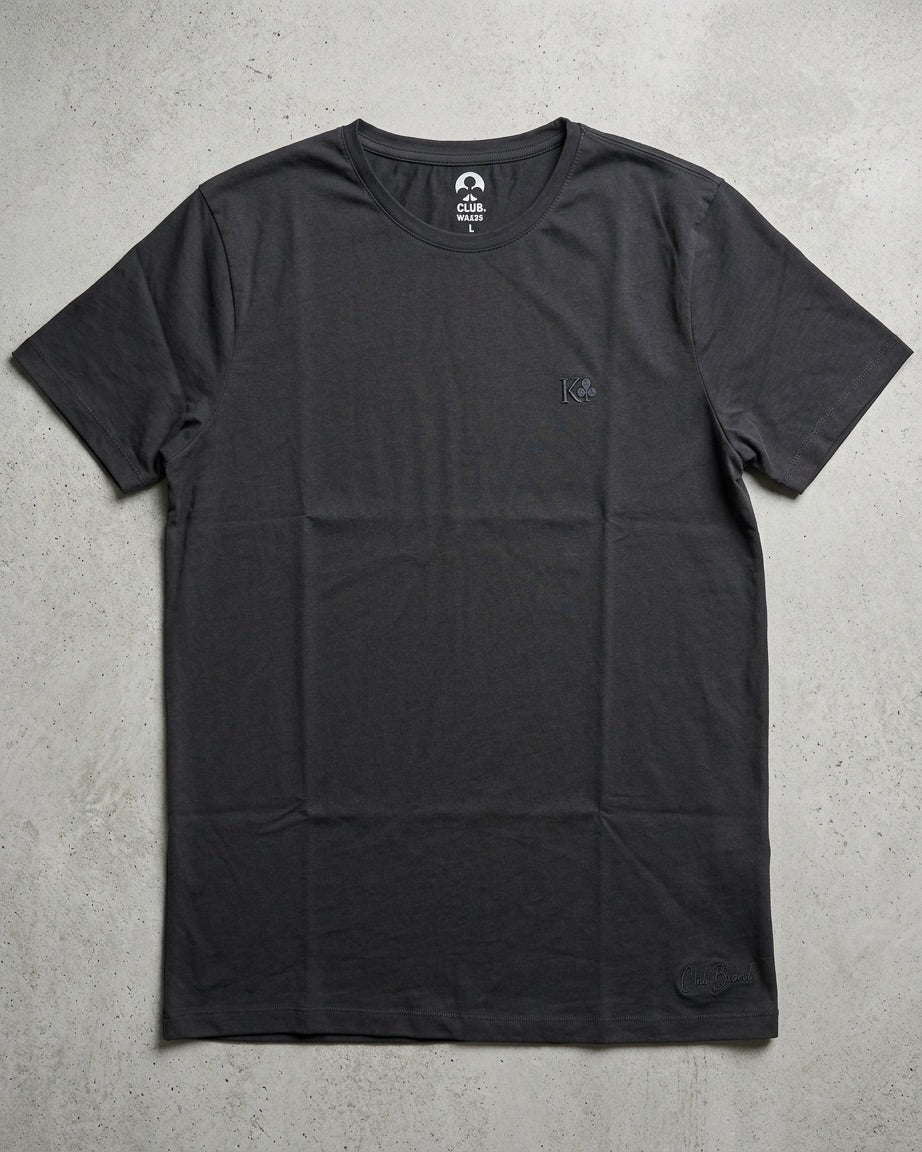 ESSENTIAL 01