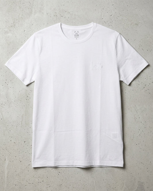 ESSENTIAL 03